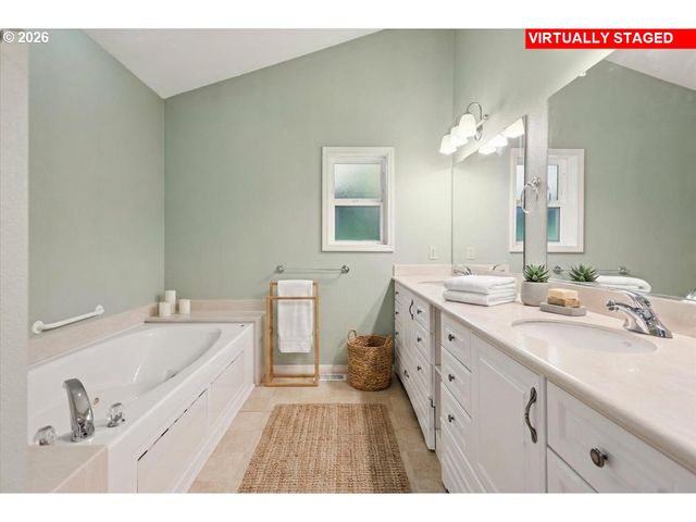 11041 Sw 45TH Ave, Portland, OR 97219