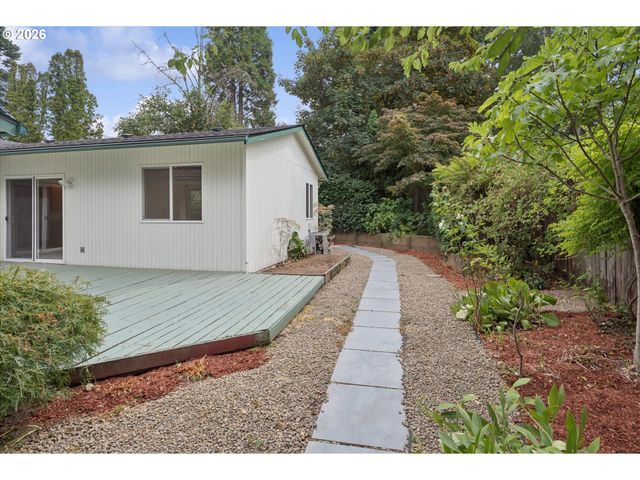 11041 Sw 45TH Ave, Portland, OR 97219