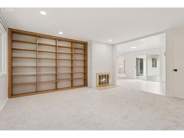 11041 Sw 45TH Ave, Portland, OR 97219