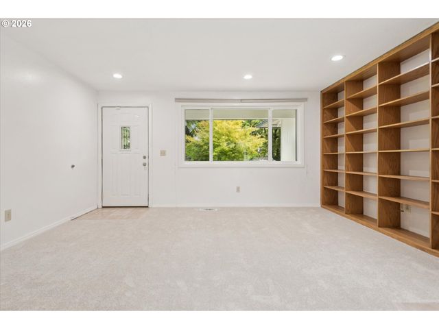 11041 Sw 45TH Ave, Portland, OR 97219