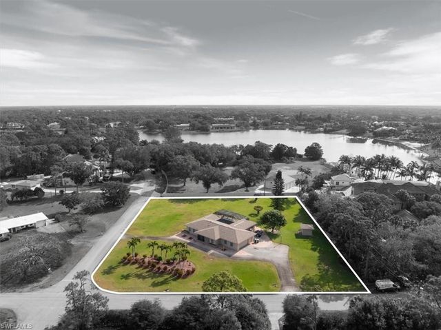 50 Cajeput DR, Naples, FL 34108