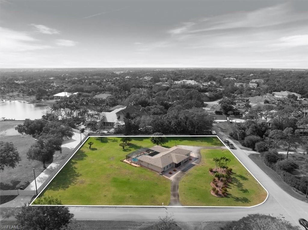 50 Cajeput DR, Naples, FL 34108