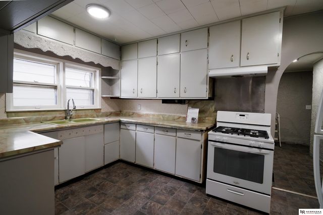 1724 S 8th Street, Omaha, NE 68108
