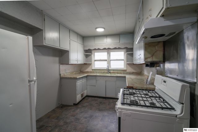 1724 S 8th Street, Omaha, NE 68108