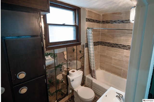 1724 S 8th Street, Omaha, NE 68108