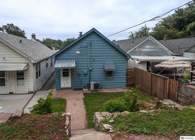 1724 S 8th Street, Omaha, NE 68108