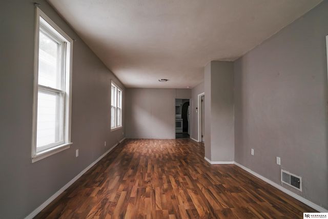 1724 S 8th Street, Omaha, NE 68108