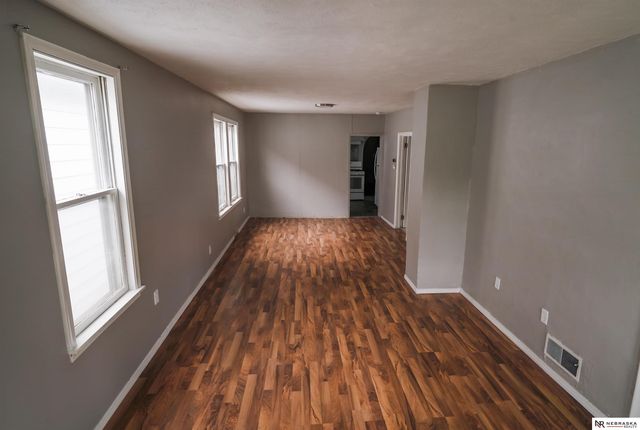 1724 S 8th Street, Omaha, NE 68108