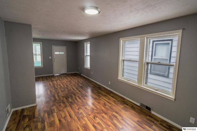 1724 S 8th Street, Omaha, NE 68108