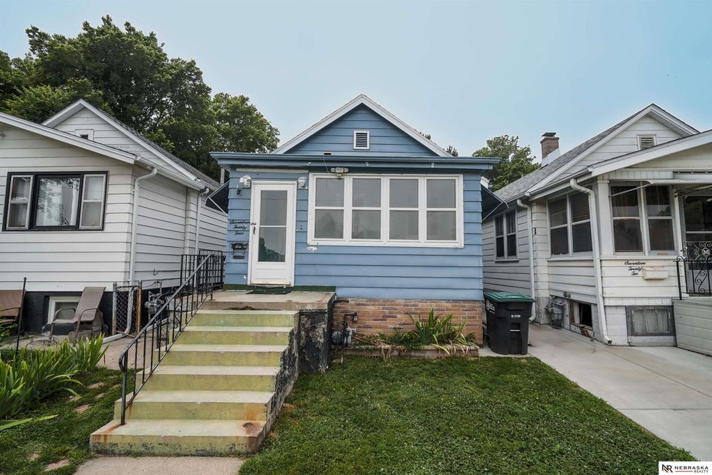 1724 S 8th Street, Omaha, NE 68108