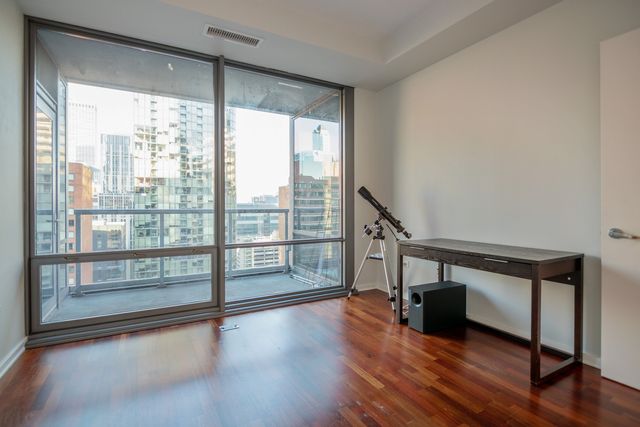 240 E Illinois Street 1706, Chicago, IL 60611
