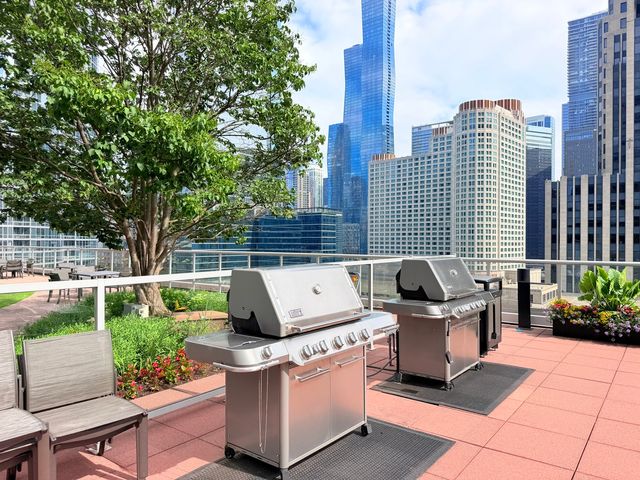 240 E Illinois Street 1706, Chicago, IL 60611