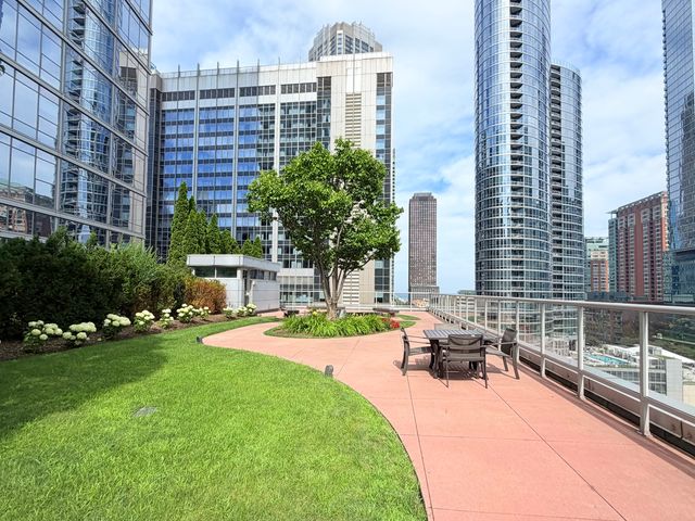240 E Illinois Street 1706, Chicago, IL 60611
