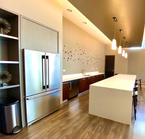 240 E Illinois Street 1706, Chicago, IL 60611