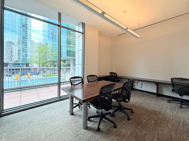 240 E Illinois Street 1706, Chicago, IL 60611