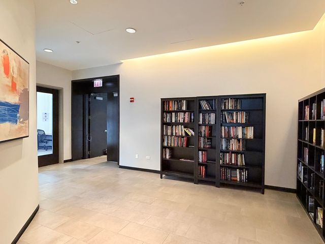 240 E Illinois Street 1706, Chicago, IL 60611