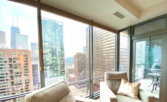 240 E Illinois Street 1706, Chicago, IL 60611