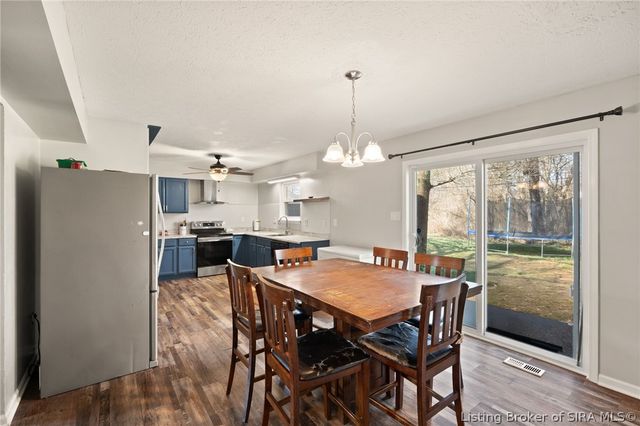 4025 Summer Place, New Albany, IN 47150