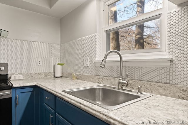 4025 Summer Place, New Albany, IN 47150