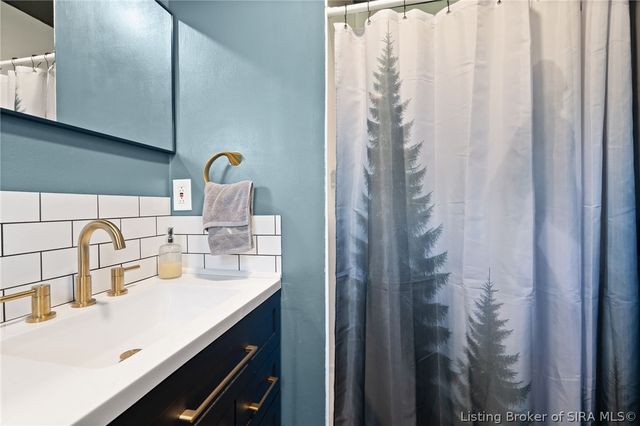 4025 Summer Place, New Albany, IN 47150