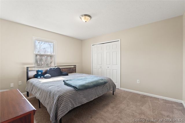 4025 Summer Place, New Albany, IN 47150