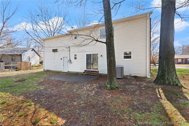 4025 Summer Place, New Albany, IN 47150