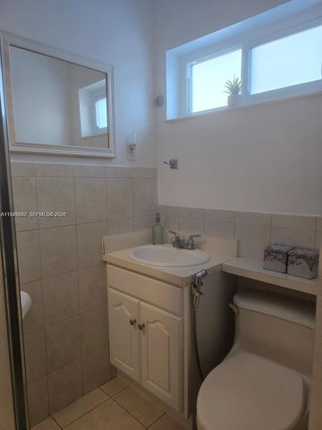 2733 Washington Street, Hollywood, FL 33020