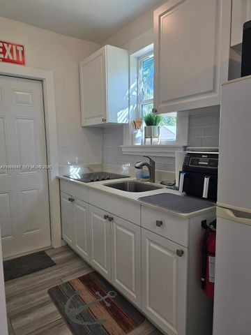 2733 Washington Street, Hollywood, FL 33020
