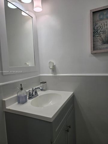 2733 Washington Street, Hollywood, FL 33020
