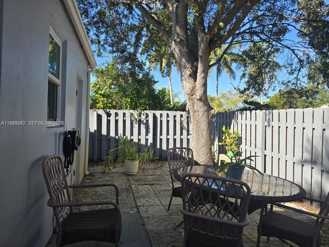 2733 Washington Street, Hollywood, FL 33020