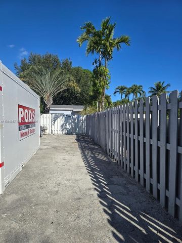2733 Washington Street, Hollywood, FL 33020