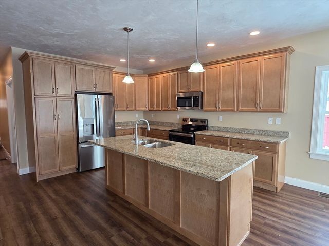 20 Fidelity Drive 10, Rutland, MA 01543
