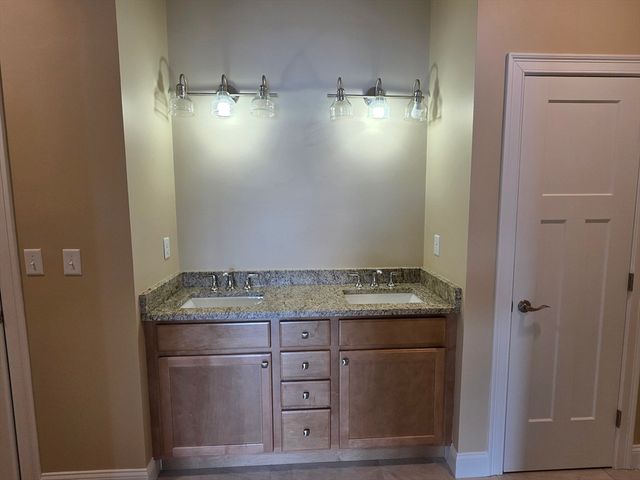 20 Fidelity Drive 10, Rutland, MA 01543