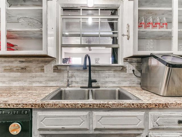 106 Englebretson Lane, Tuttle, OK 73089