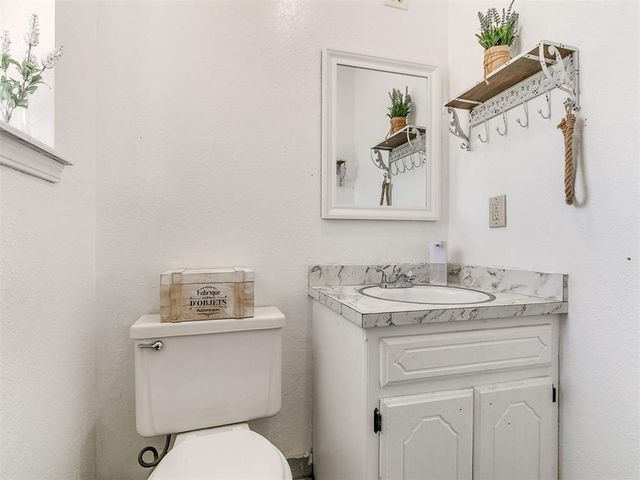 106 Englebretson Lane, Tuttle, OK 73089