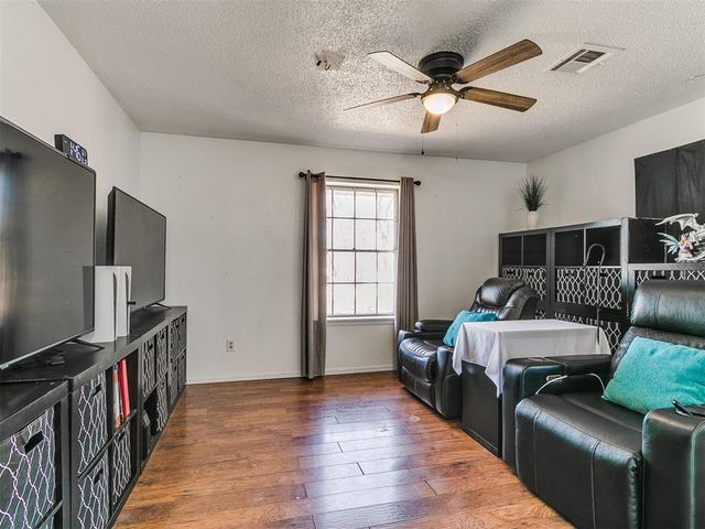 106 Englebretson Lane, Tuttle, OK 73089