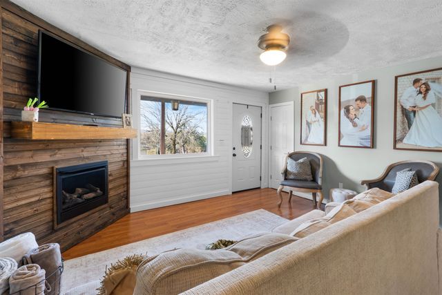 613 E 1st Street, Calico Rock, AR 72519