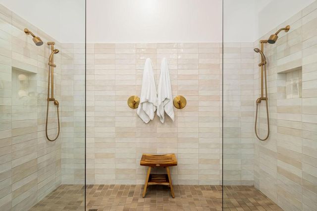 101 N Kavenish Drive, Rancho Mirage, CA 92270