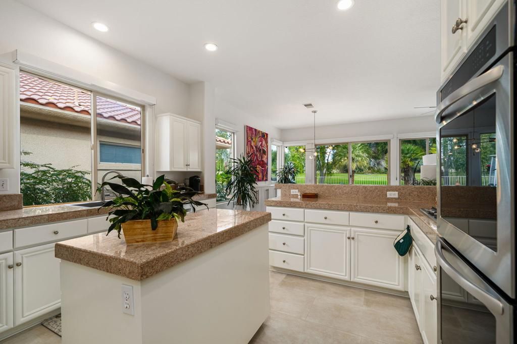 Image 12 of property listing at 101 N Kavenish Drive, Rancho Mirage, CA 92270