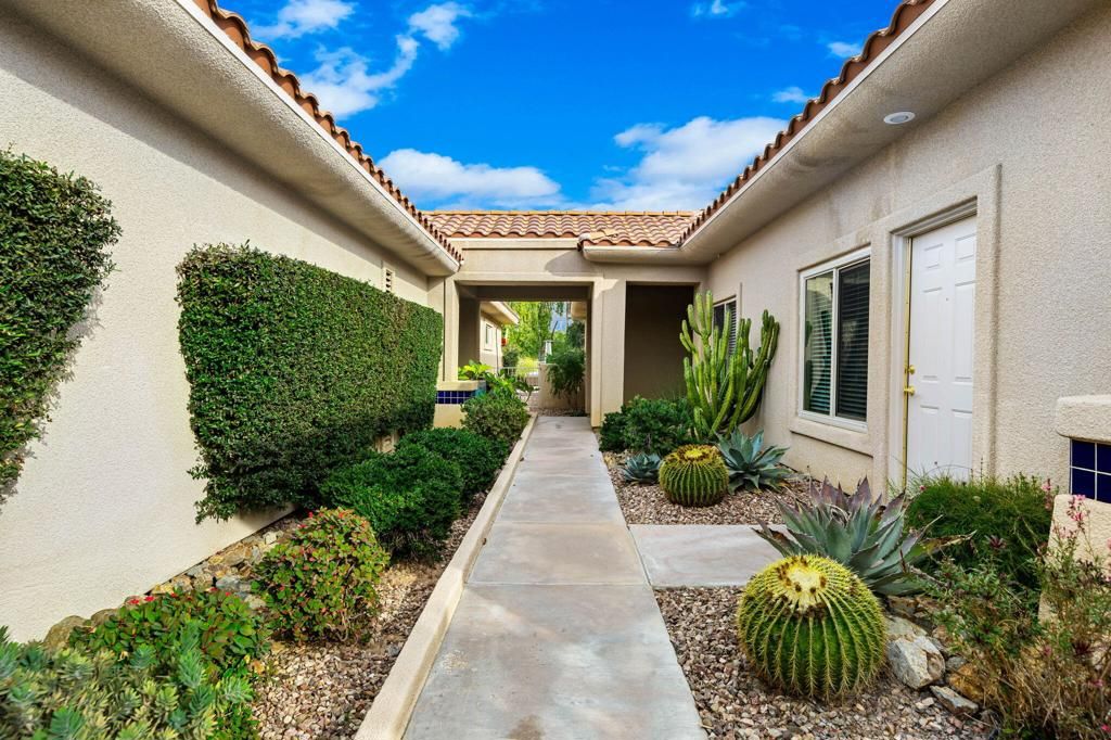 Image 36 of property listing at 101 N Kavenish Drive, Rancho Mirage, CA 92270