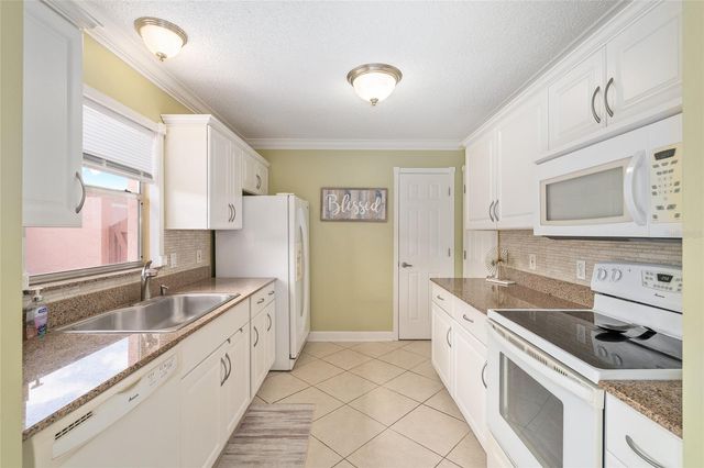 966 AVALON AVENUE, The Villages, FL 32159