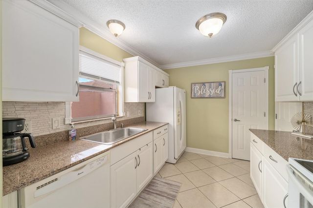 966 AVALON AVENUE, The Villages, FL 32159