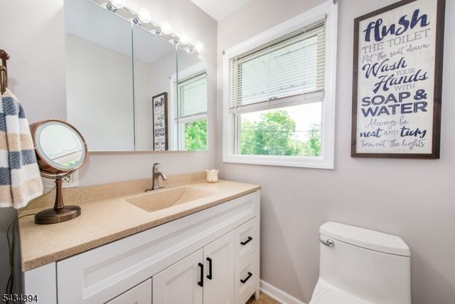 42 Summit Rd, Jefferson Twp., NJ 07438