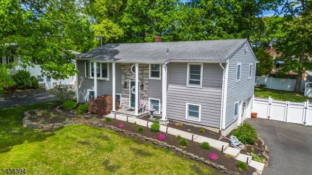 42 Summit Rd, Jefferson Twp., NJ 07438