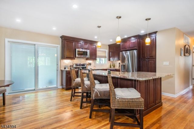 42 Summit Rd, Jefferson Twp., NJ 07438
