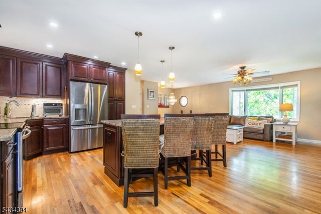 42 Summit Rd, Jefferson Twp., NJ 07438