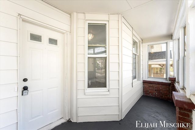 823 Union Avenue, Grand Rapids, MI 49507