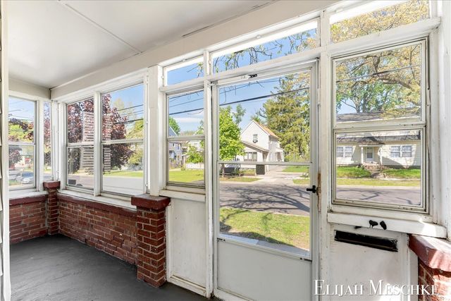 823 Union Avenue, Grand Rapids, MI 49507