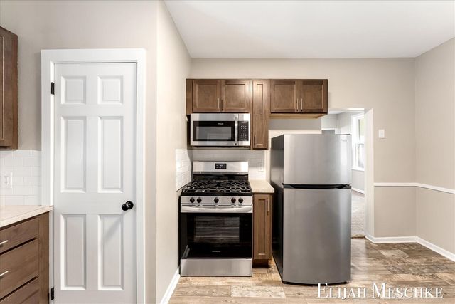 823 Union Avenue, Grand Rapids, MI 49507