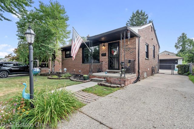 9381 Fox Avenue, Allen Park, MI 48101